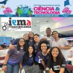 Equipe de meninas na robótica