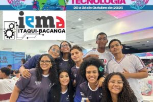 Equipe de meninas na robótica Equipe de meninas na robótica